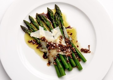 Asparagus with Balsamic Vinegar and Shaved Parmesan